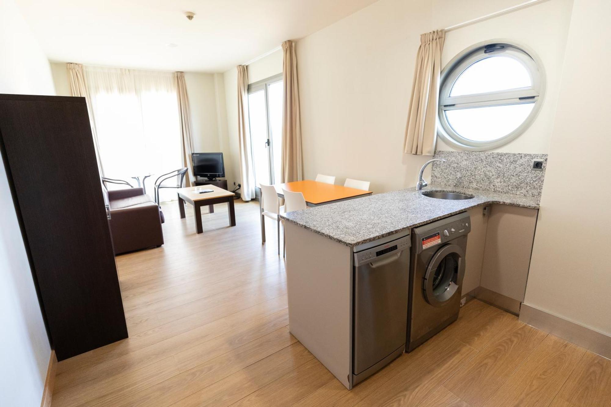 Apartamentos Maritimo Ris Con Garaje Noja Extérieur photo